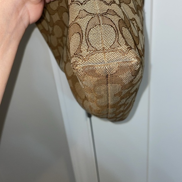 Coach | Signature shoulder crossbody canvas bag - Picture 8 of 16